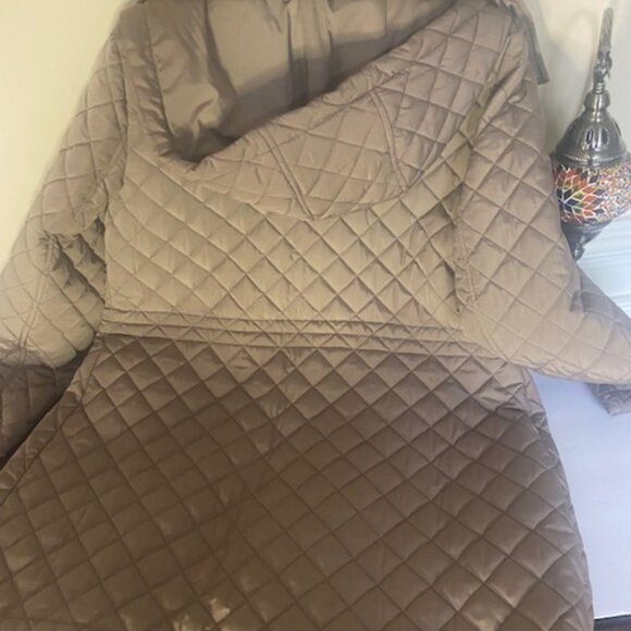 Calvin Klein Quilted Hooded Puffer Jacket - Tan/brown, size L - Picture 7 of 7